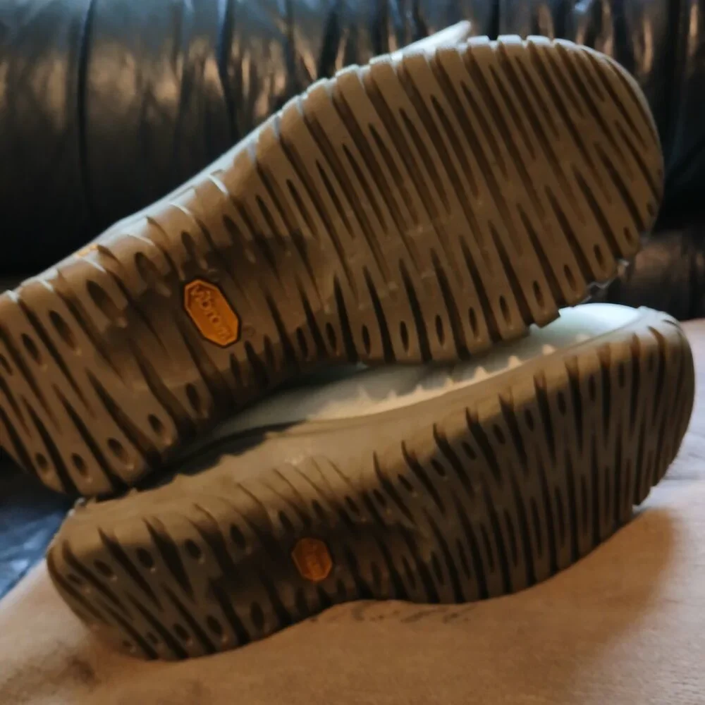 UGG Tall Adirondack Boot White - Picture 10 of 11